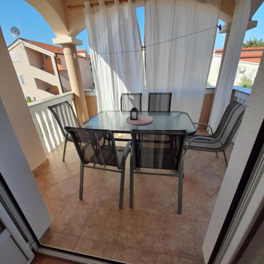 Apartments Filipovic Biograd Na Moru Εξωτερικό φωτογραφία