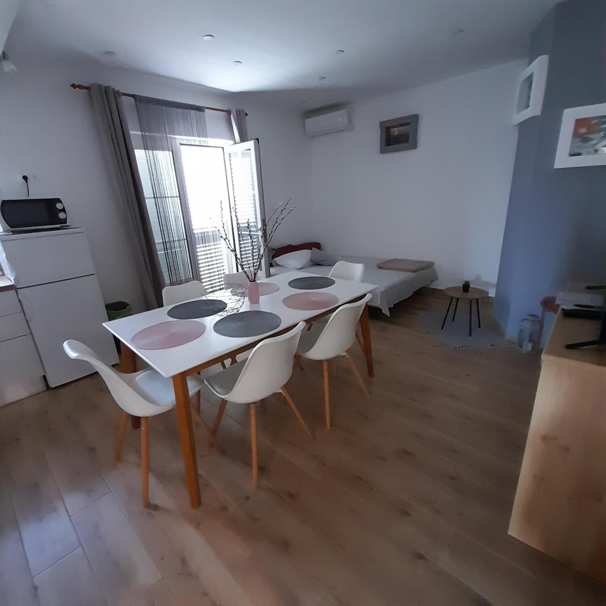 Apartments Filipovic Biograd Na Moru Εξωτερικό φωτογραφία